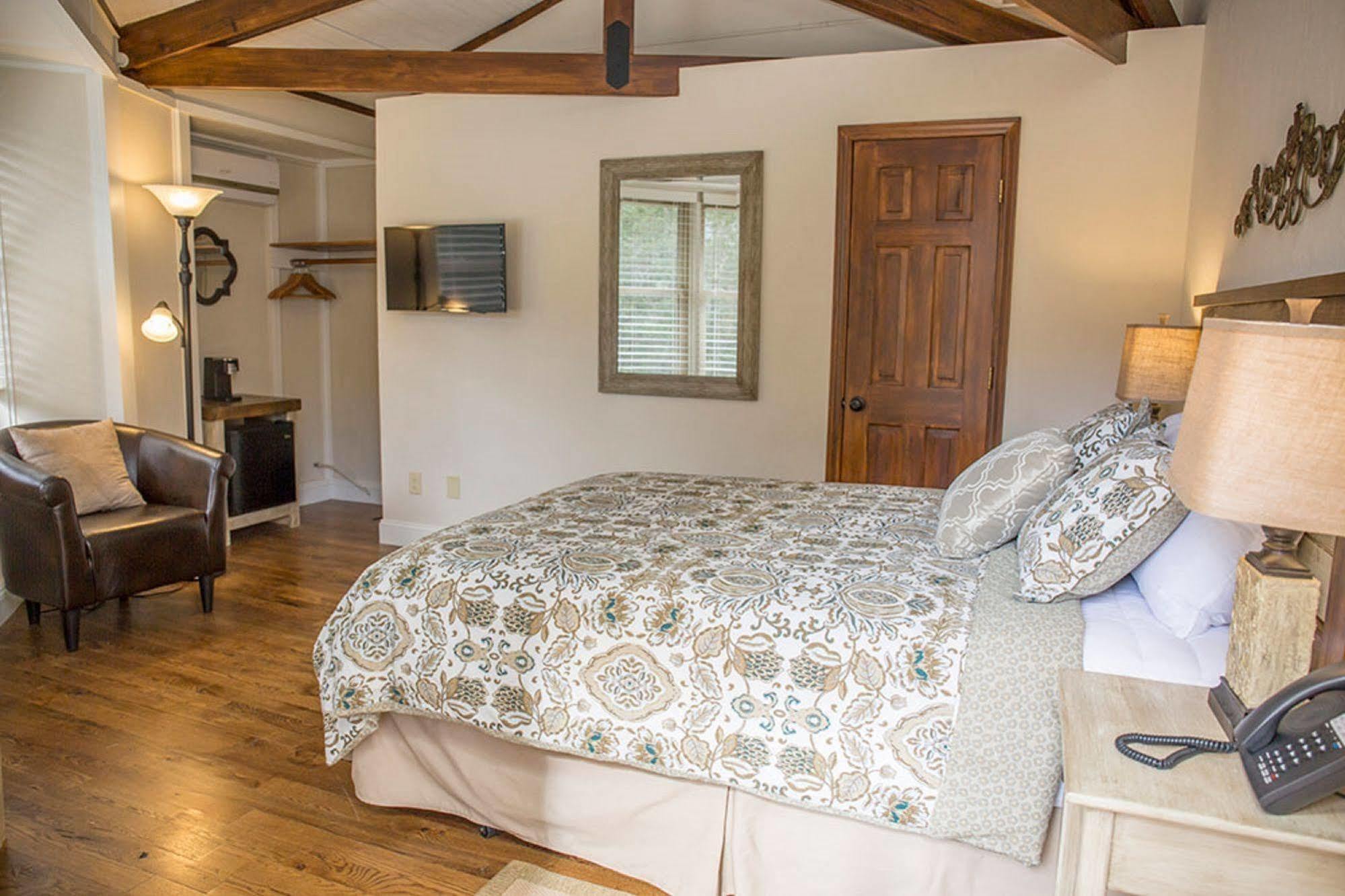 Brook Trout Inn Сапфир Экстерьер фото