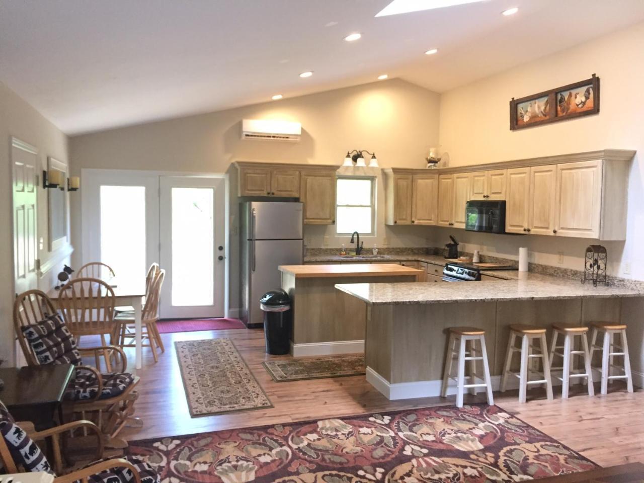 Brook Trout Inn Сапфир Экстерьер фото